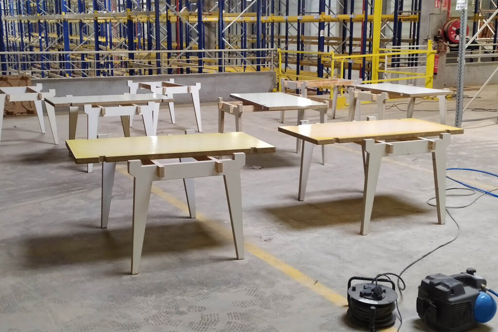 SVP table, made from upcycled door and OSB, by Arthur Bitsch in 2020.