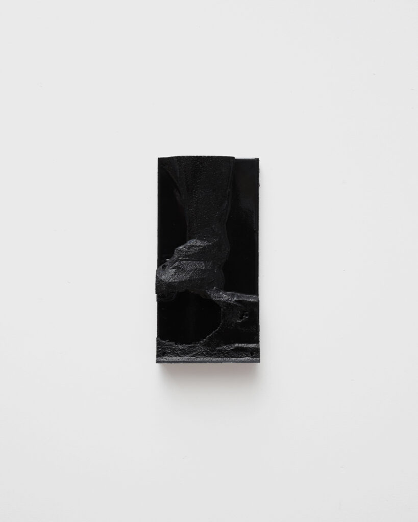 Pada bas-relief by Arthur Bitsch, created in 2025, made of MDF and 3D-printed PETG, coated with Dark Matter, exploring the Jungian symbolism of the foot.
