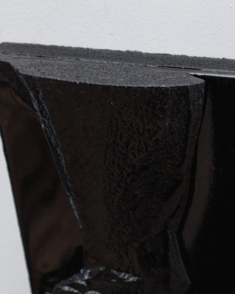 Pada bas-relief by Arthur Bitsch, created in 2025, made of MDF and 3D-printed PETG, coated with Dark Matter, exploring the Jungian symbolism of the foot.