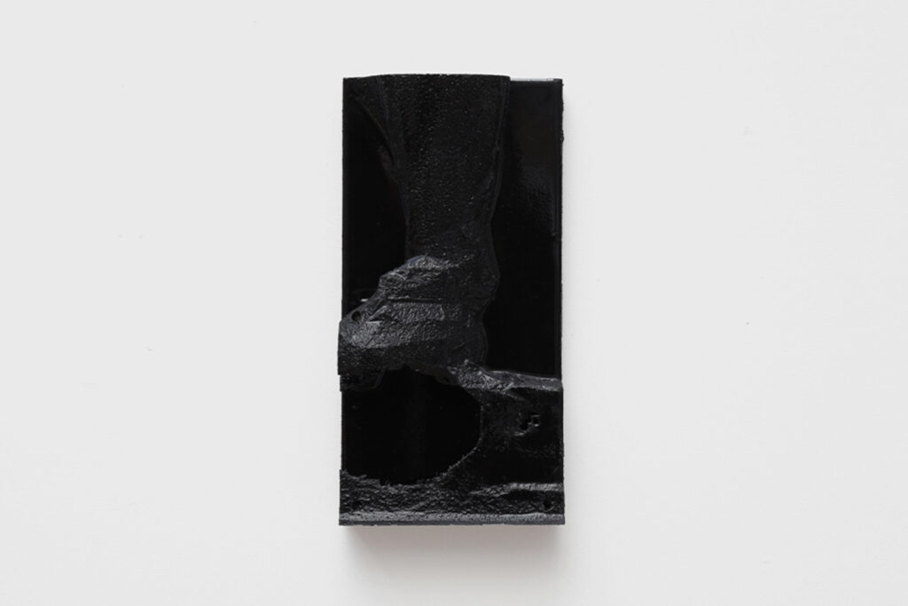 Pada bas-relief by Arthur Bitsch, created in 2025, made of MDF and 3D-printed PETG, coated with Dark Matter, exploring the Jungian symbolism of the foot.