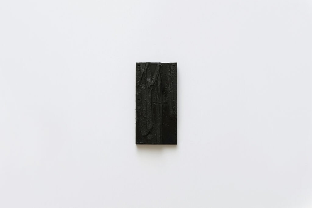 Pallium bas-relief by Arthur Bitsch, created in 2026, made of MDF and 3D-printed PETG, coated with Dark Matter, exploring the concept of nigredo.